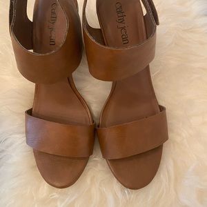 Cathy Jean light brown heels